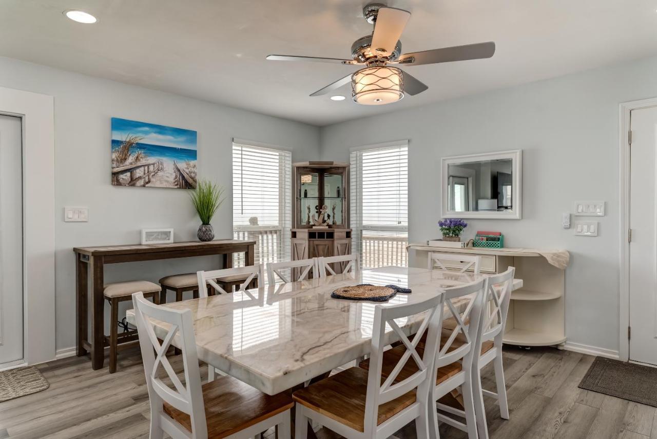 Strand Castle - Gulf Front! An Ideal Layout With Game Room, Small Private Pool, And Roof Top Crow'S Nest! Home Dauphin Island Esterno foto